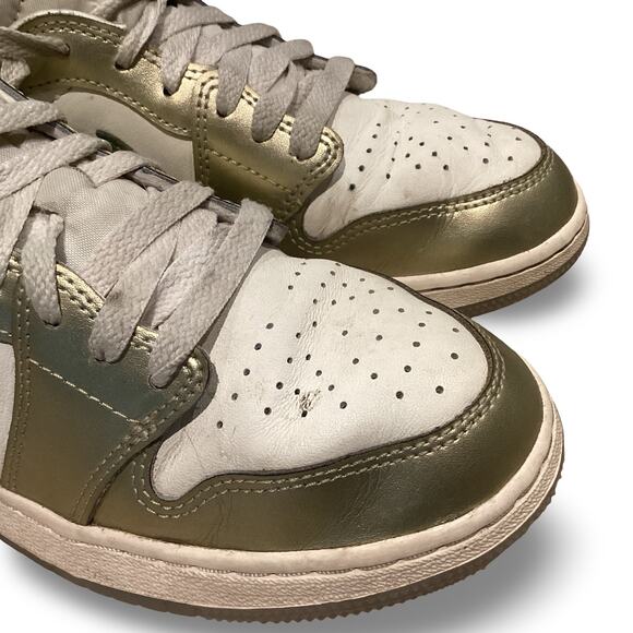 Air Jordan 1 Retro Low OG Chinese New Year - Picture 6 of 8